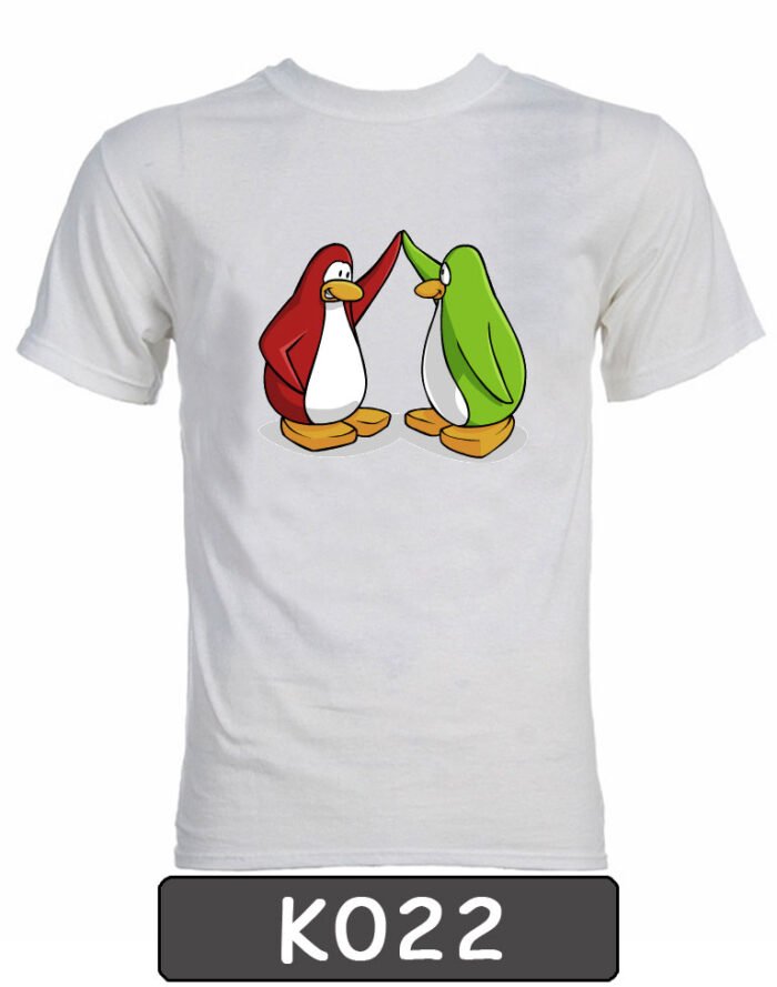 Remera estampada Club Penguin. K022